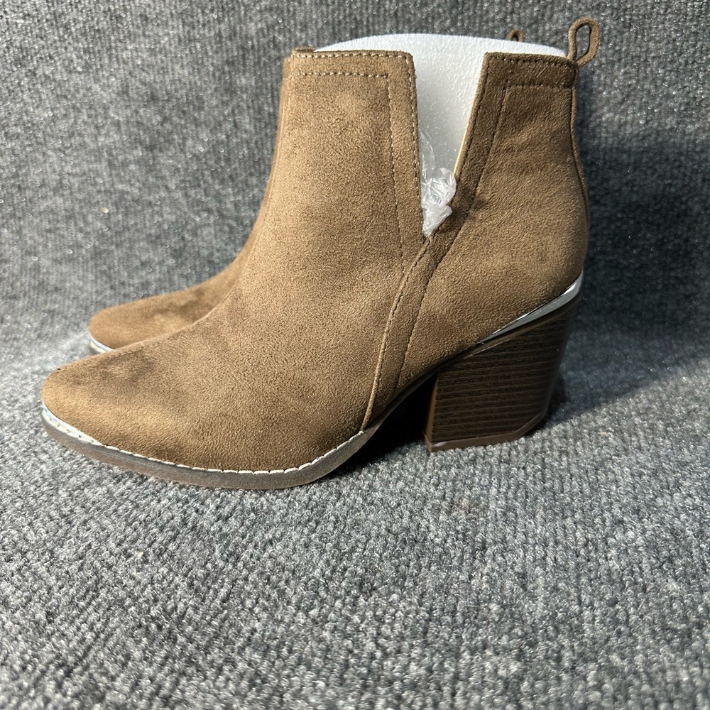 NWT women’s Journee Collection Issla ankle boots SZ 5.5 - Picture 2 of 6
